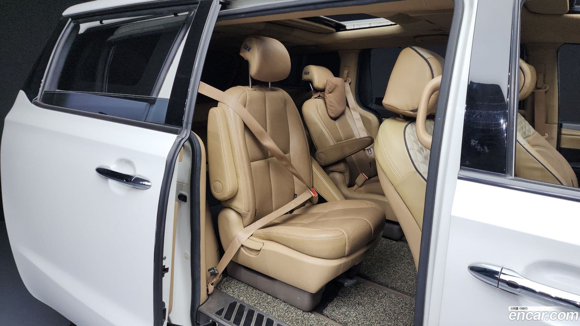 Main__Slider__Photo:Canival Kia 2016.1-11