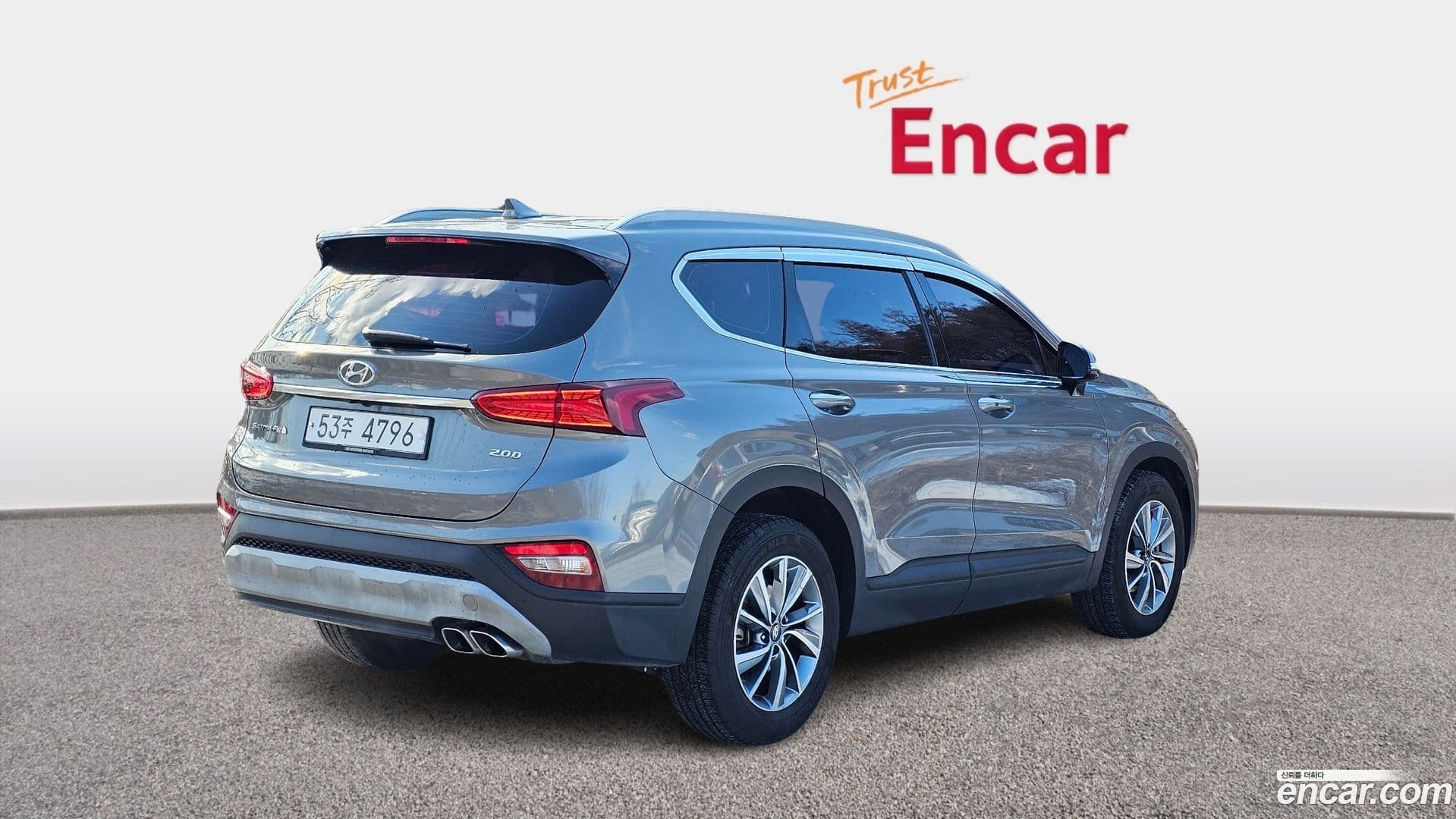 Main__Slider__Photo:Santafe Hyundai 2018.5-1