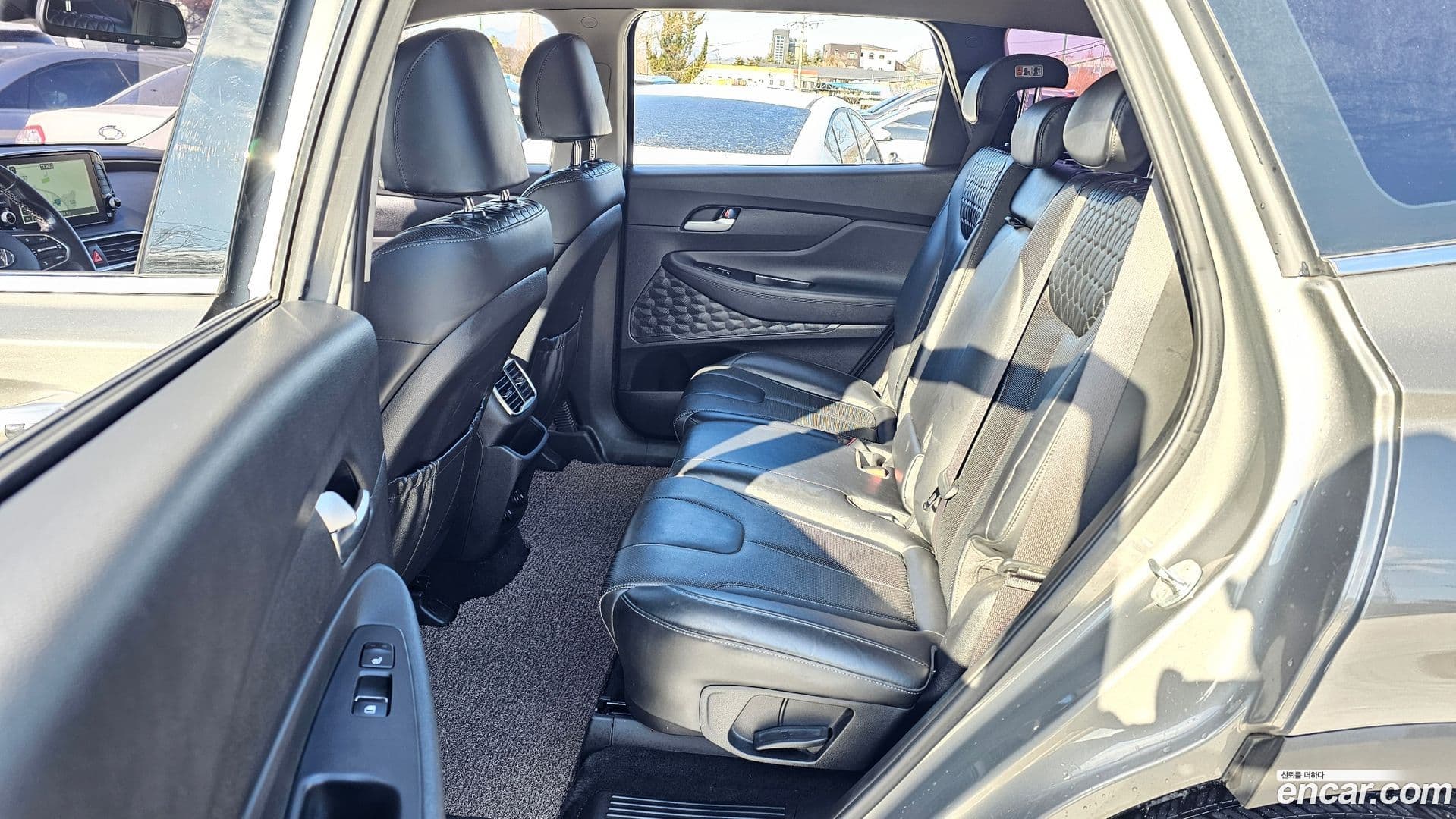 Main__Slider__Photo:Santafe Hyundai 2018.5-10