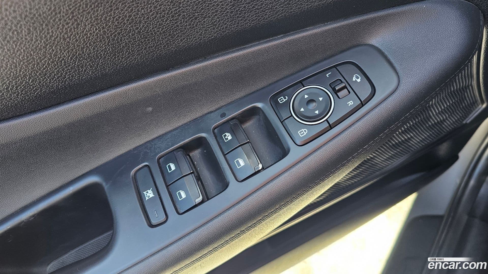 Main__Slider__Photo:Santafe Hyundai 2018.5-12