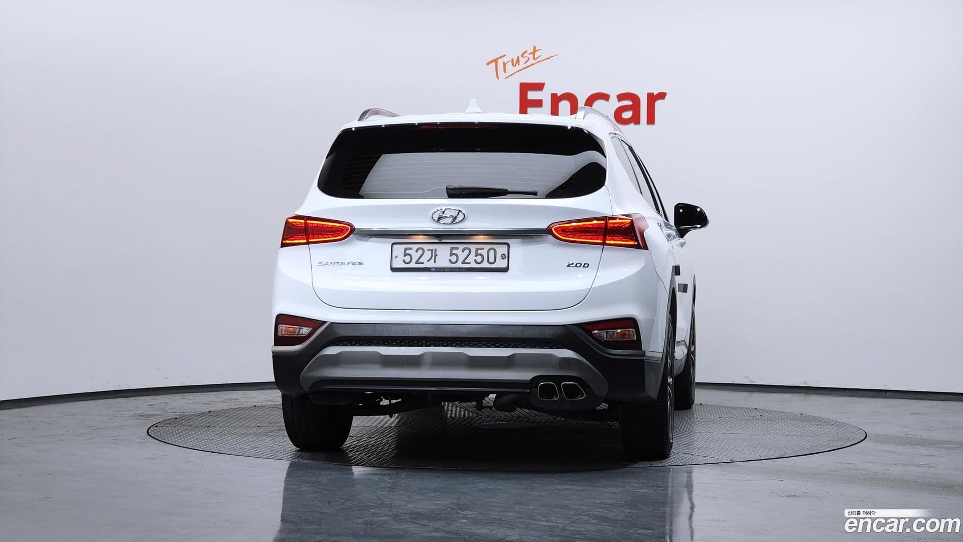 Main__Slider__Photo:Santafe Hyundai 2018.5-3