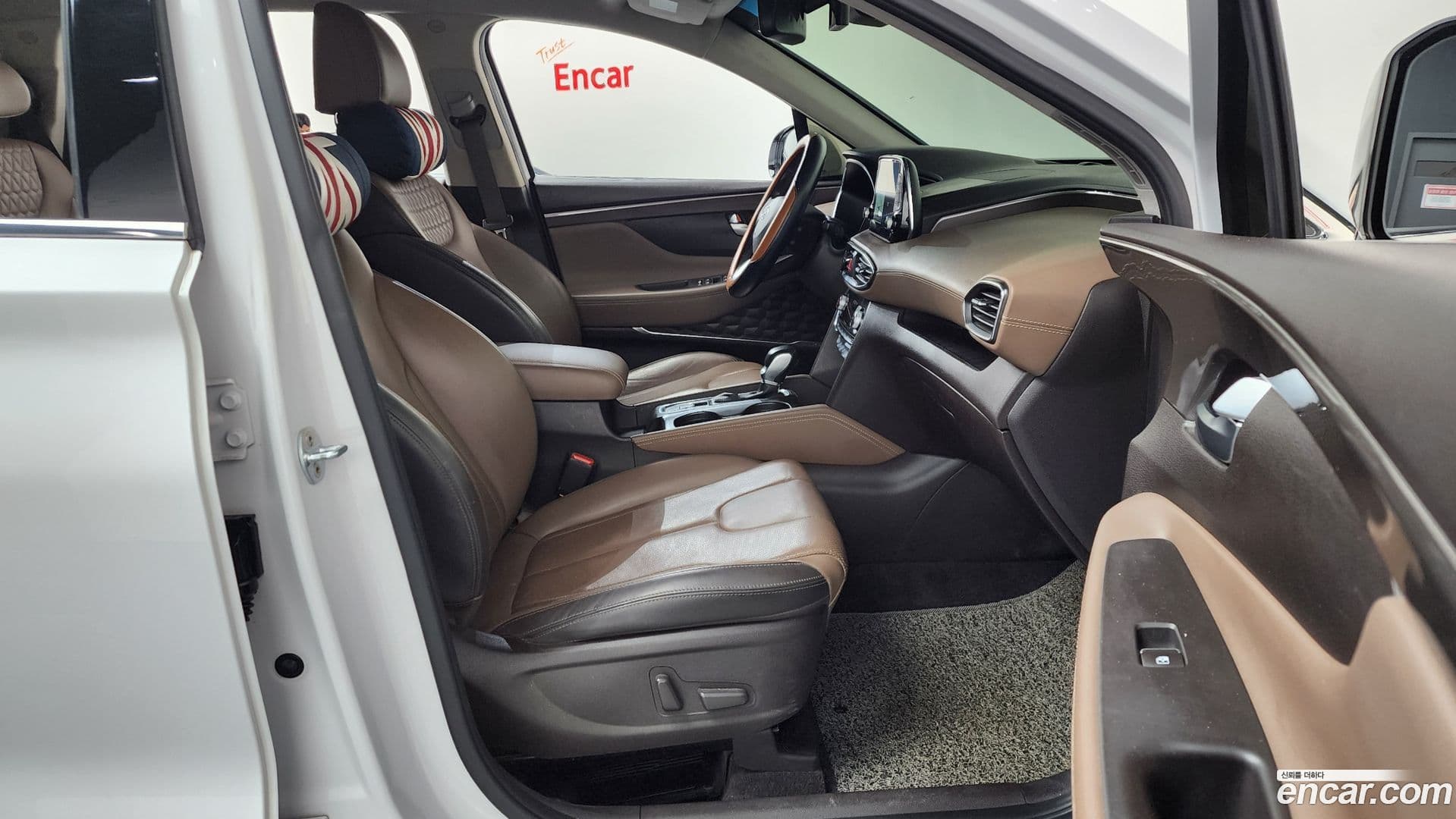 Main__Slider__Photo:Santafe Hyundai 2018.5-10