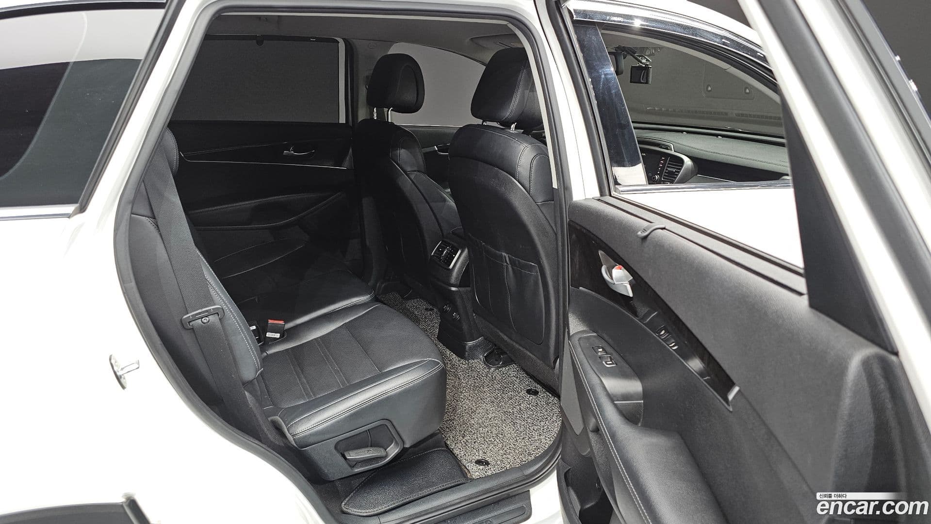 Main__Slider__Photo:Sorento Kia 2014.8-10