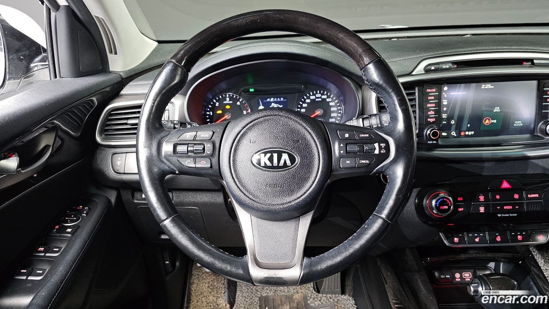 Main__Slider__Photo:Sorento Kia 2014.8-14