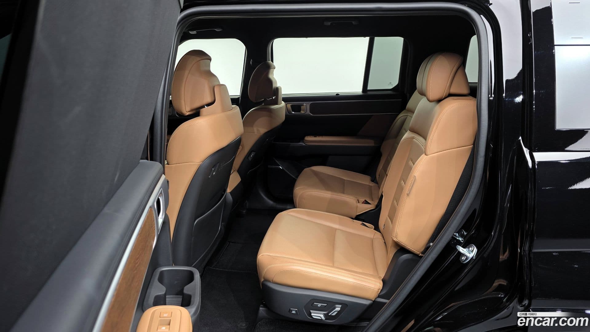 Main__Slider__Photo:Santafe Hyundai 2023.10-19