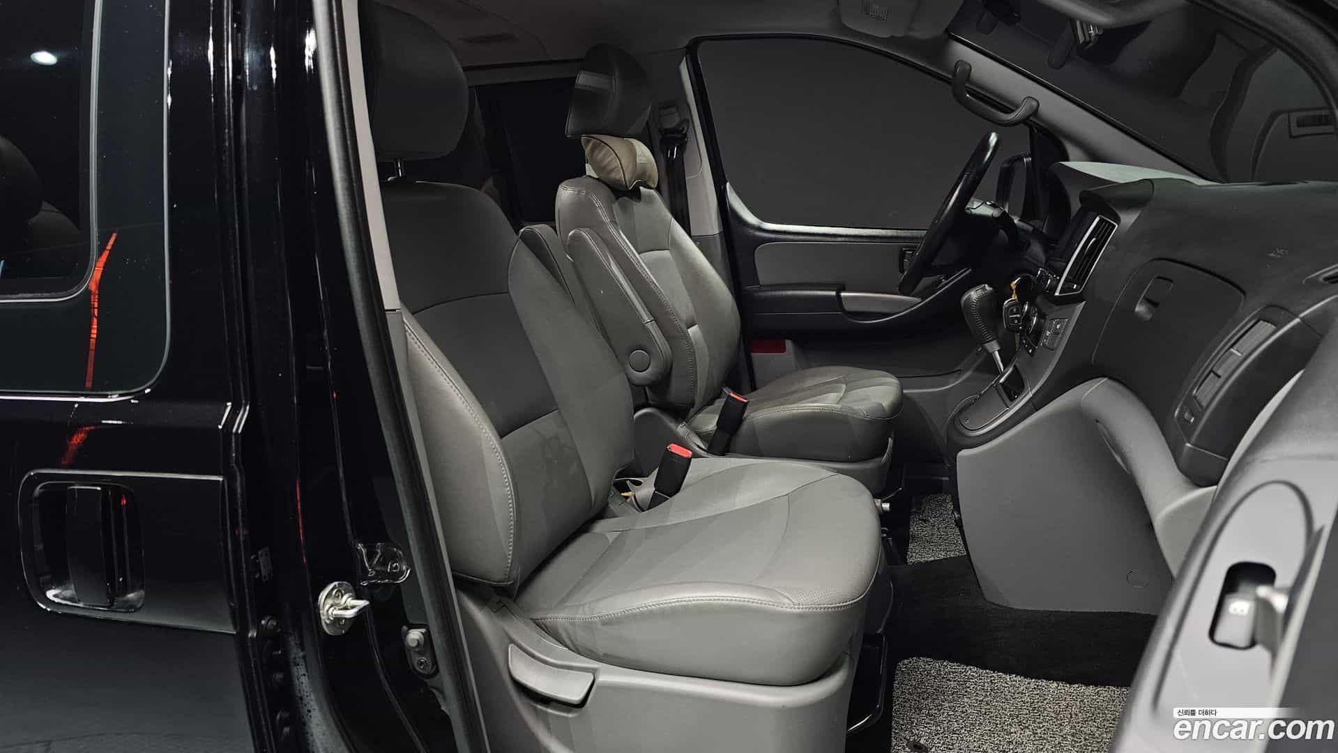 Starex Hyundai 2019.3-INNER-010