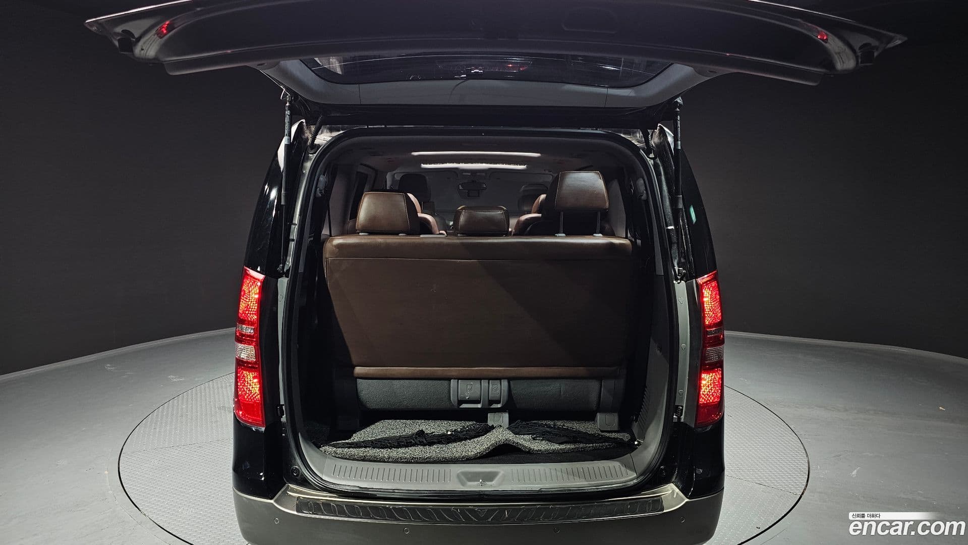 Main__Slider__Photo:Starex Hyundai 2019.3-19