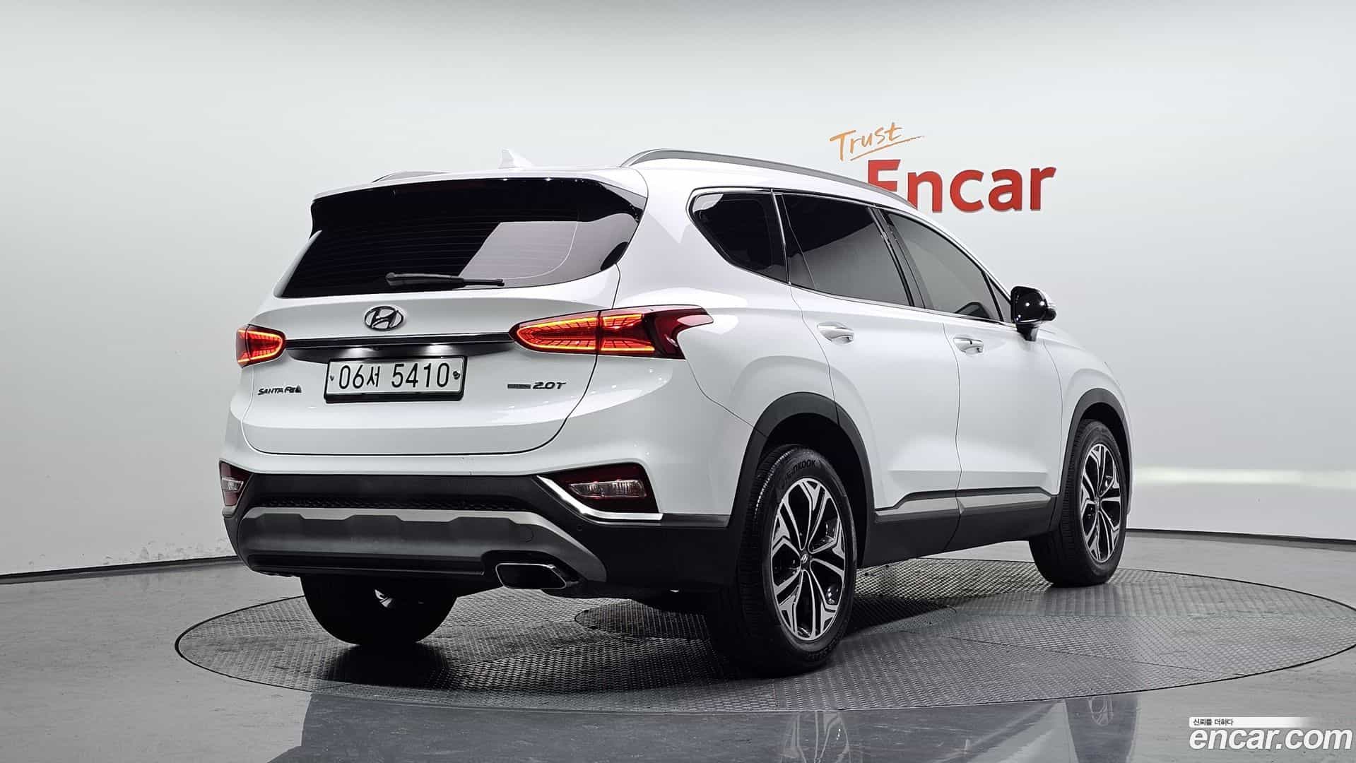 Santafe Hyundai 2018.6-OUTER-002