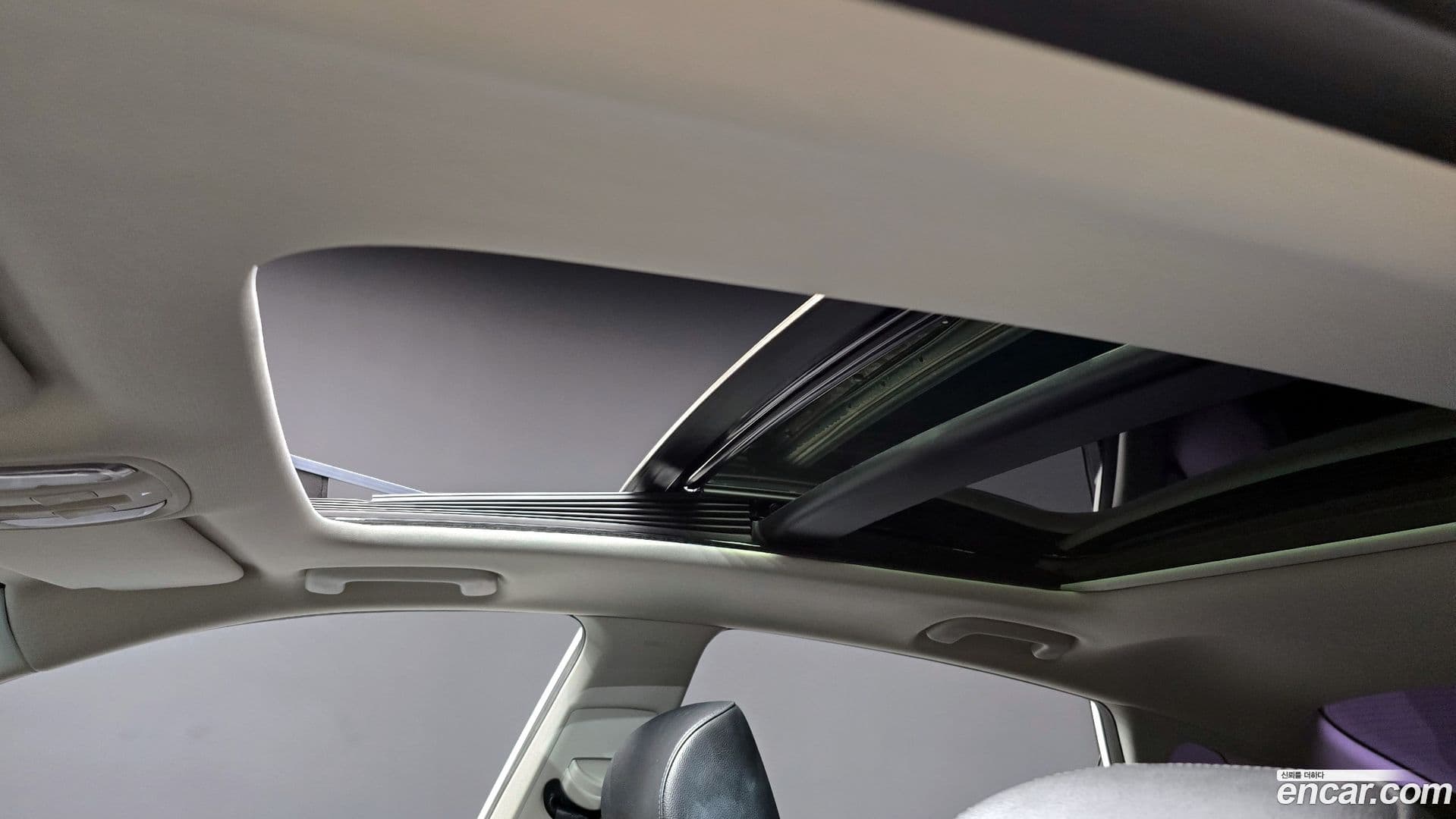 Main__Slider__Photo:K5 Kia 2015.11-17