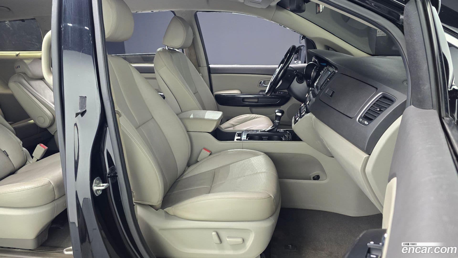 Main__Slider__Photo:Canival Kia 2018.0-9