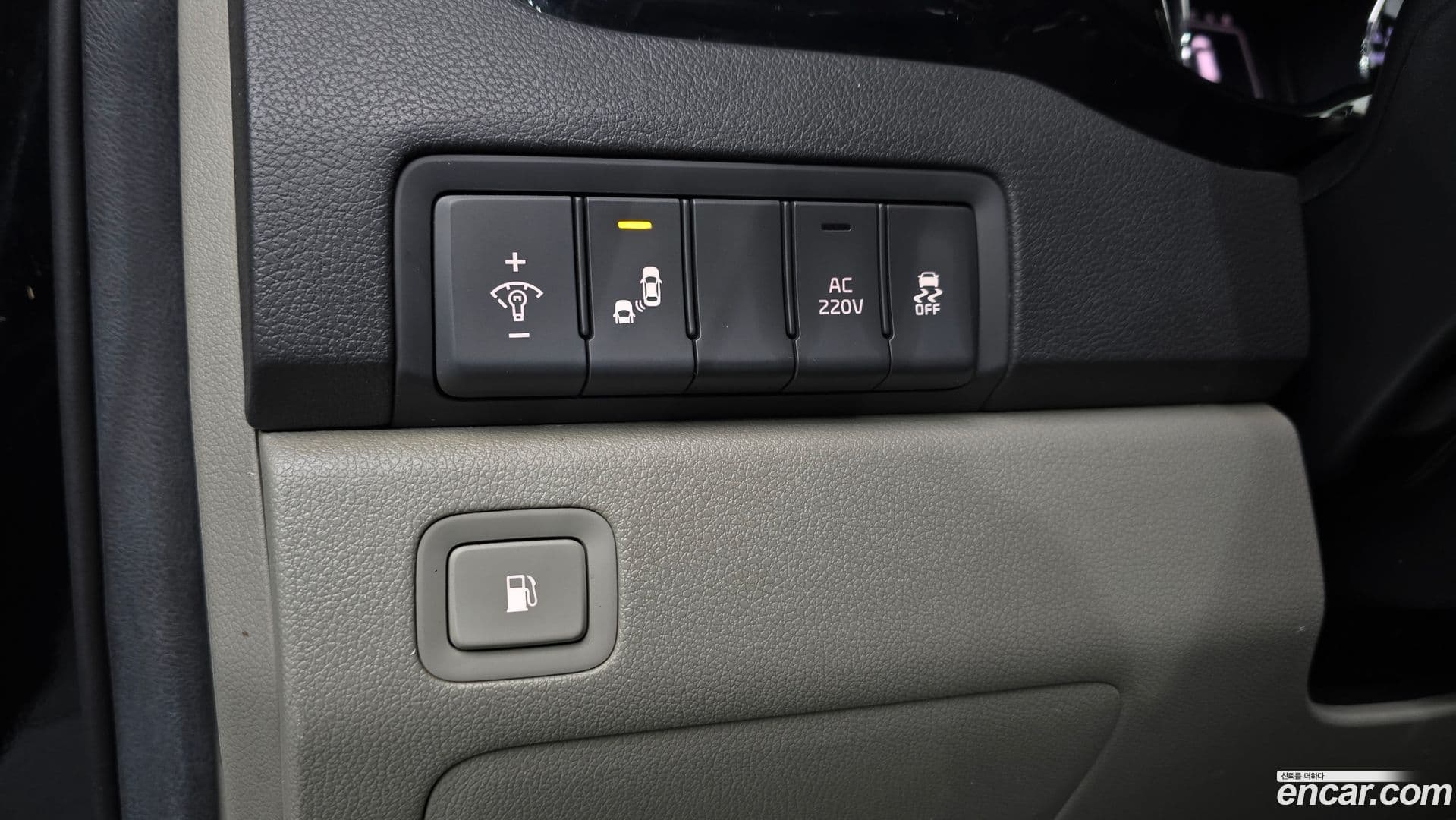 Main__Slider__Photo:Canival Kia 2018.0-13