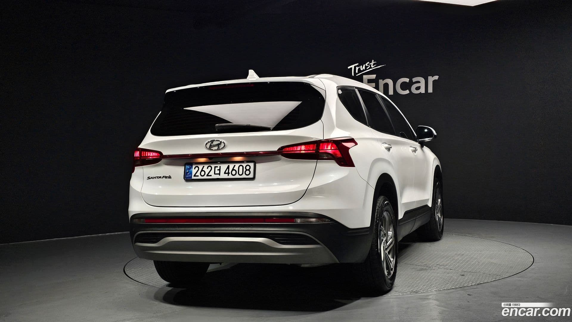 Main__Slider__Photo:Santafe Hyundai 2021.1-3