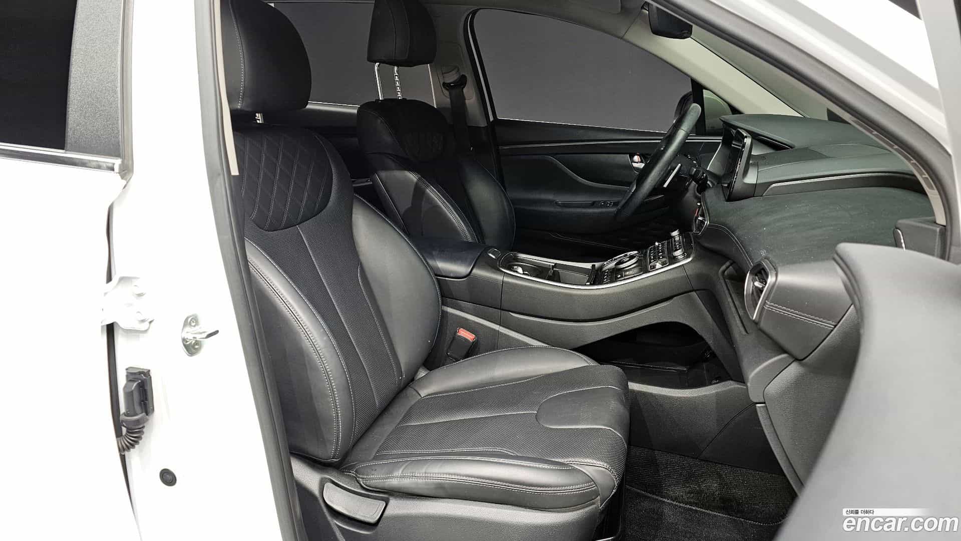 Santafe Hyundai 2021.1-INNER-010