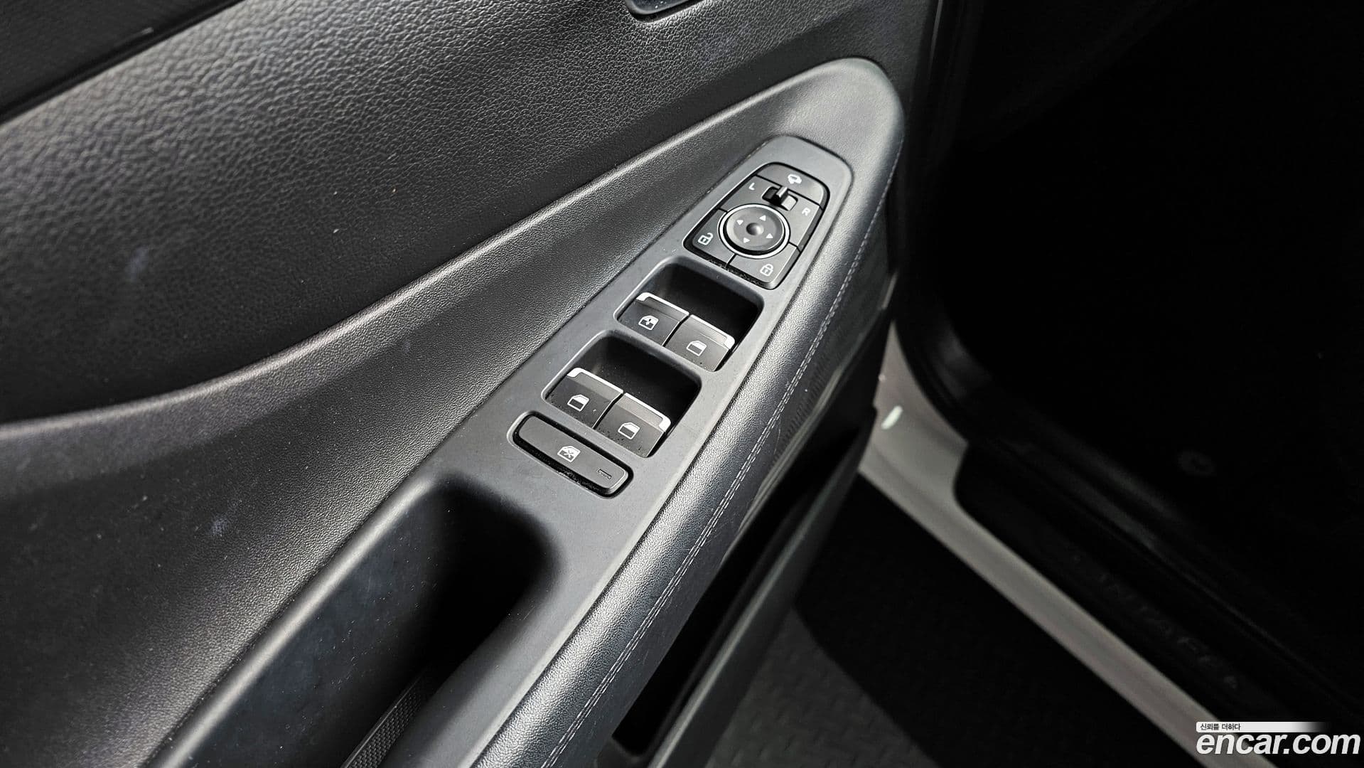 Main__Slider__Photo:Santafe Hyundai 2021.1-12