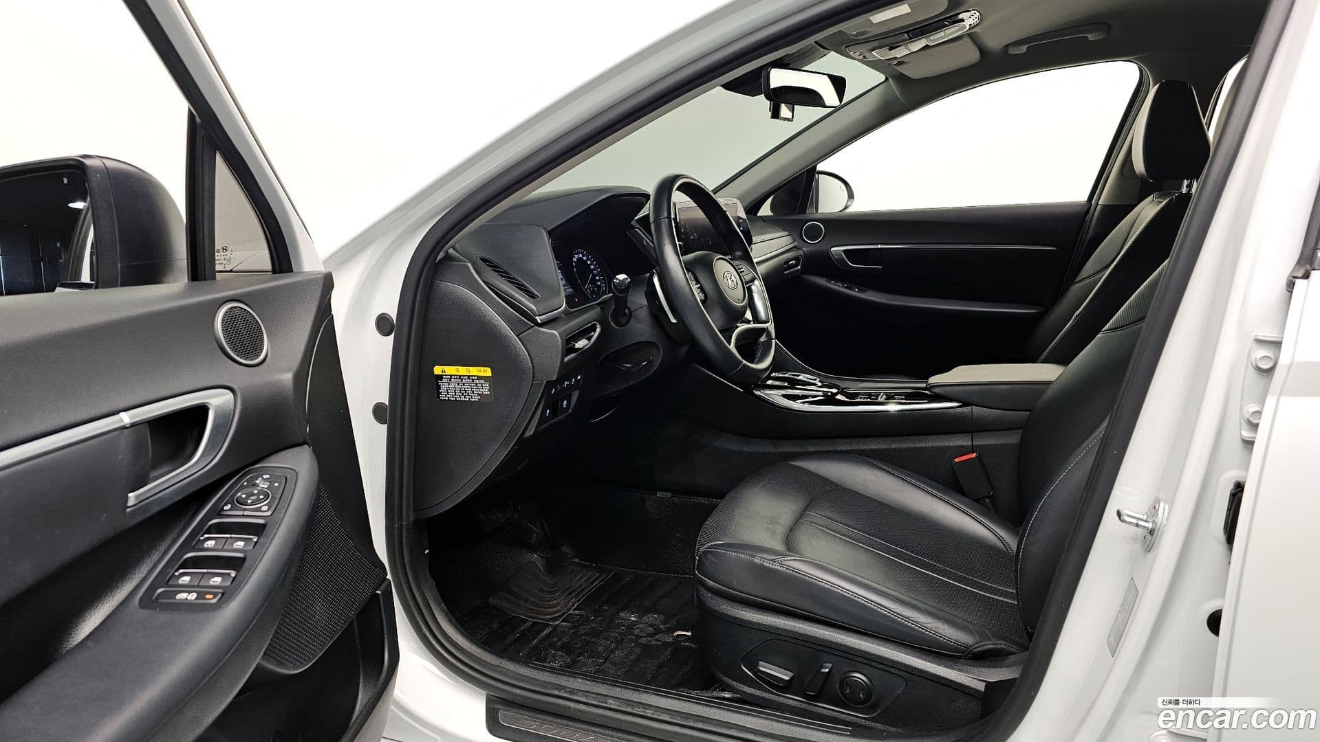 Main__Slider__Photo:Sonata Hyundai 2019.4-10