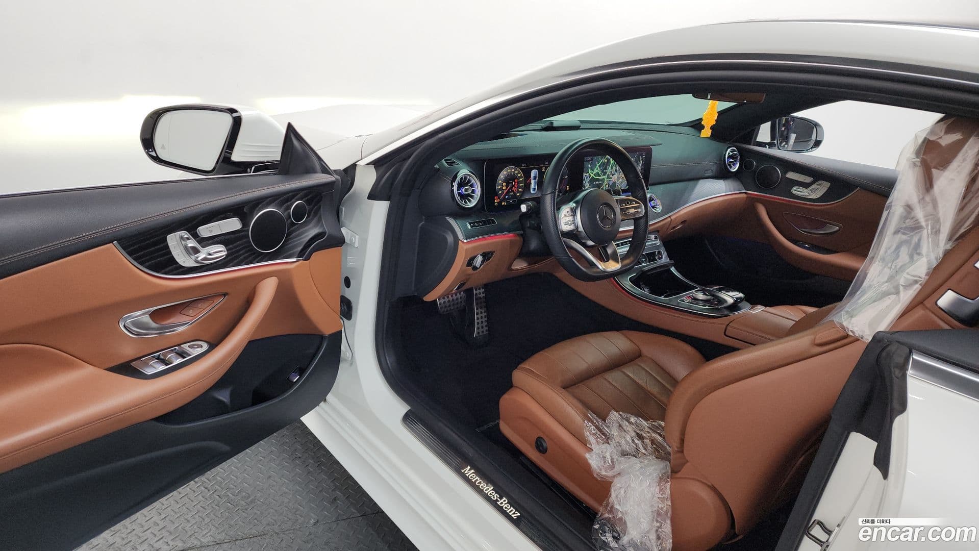 Main__Slider__Photo:E-Class Mercedes-Benz 2018.10-9