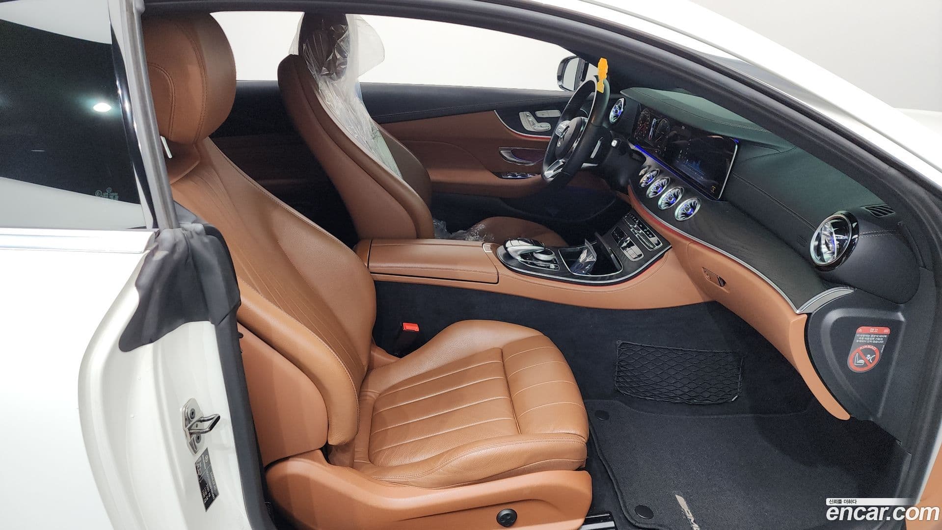 Main__Slider__Photo:E-Class Mercedes-Benz 2018.10-10