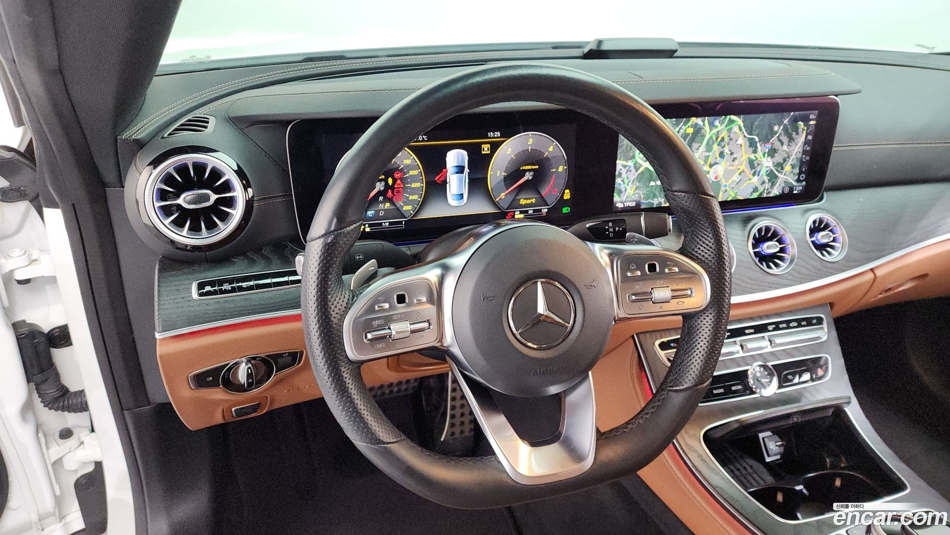 Main__Slider__Photo:E-Class Mercedes-Benz 2018.10-12
