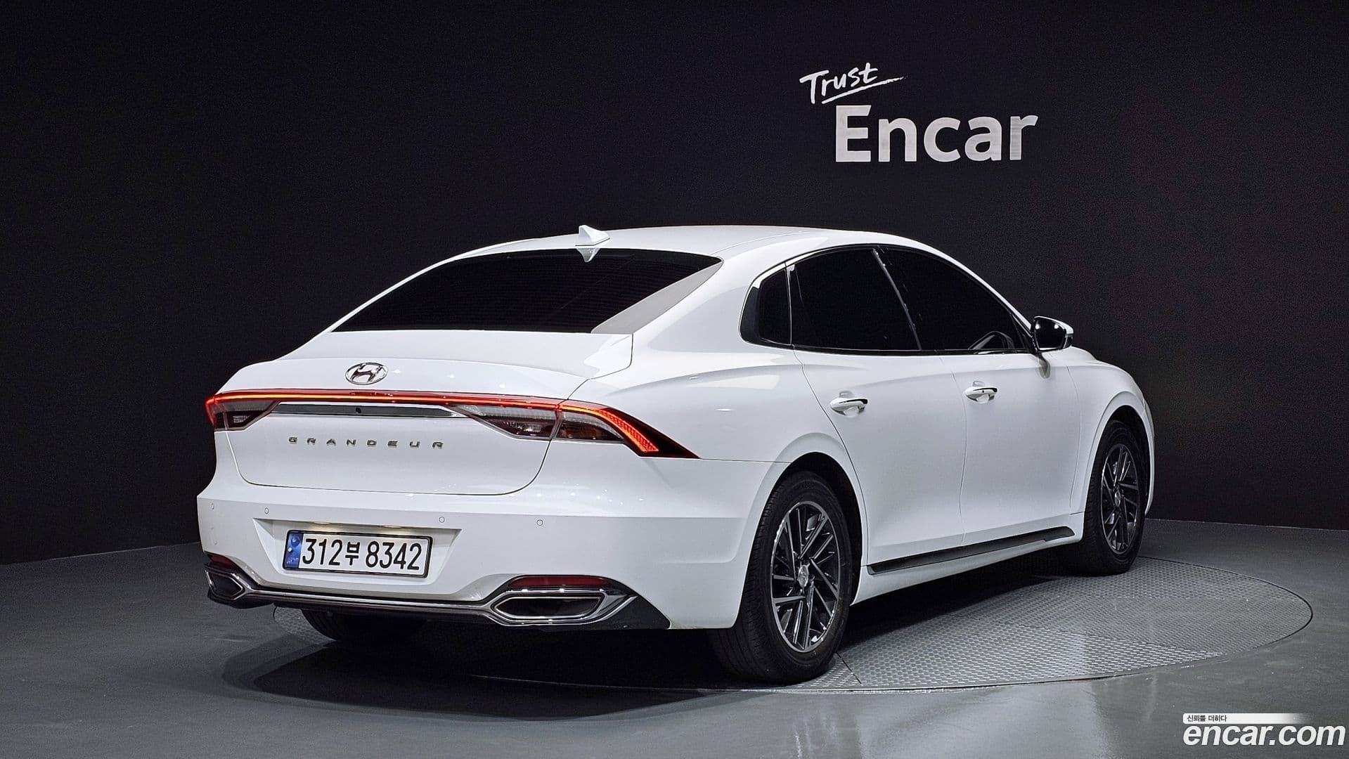 Main__Slider__Photo:Grandeur Hyundai 2022.1-1