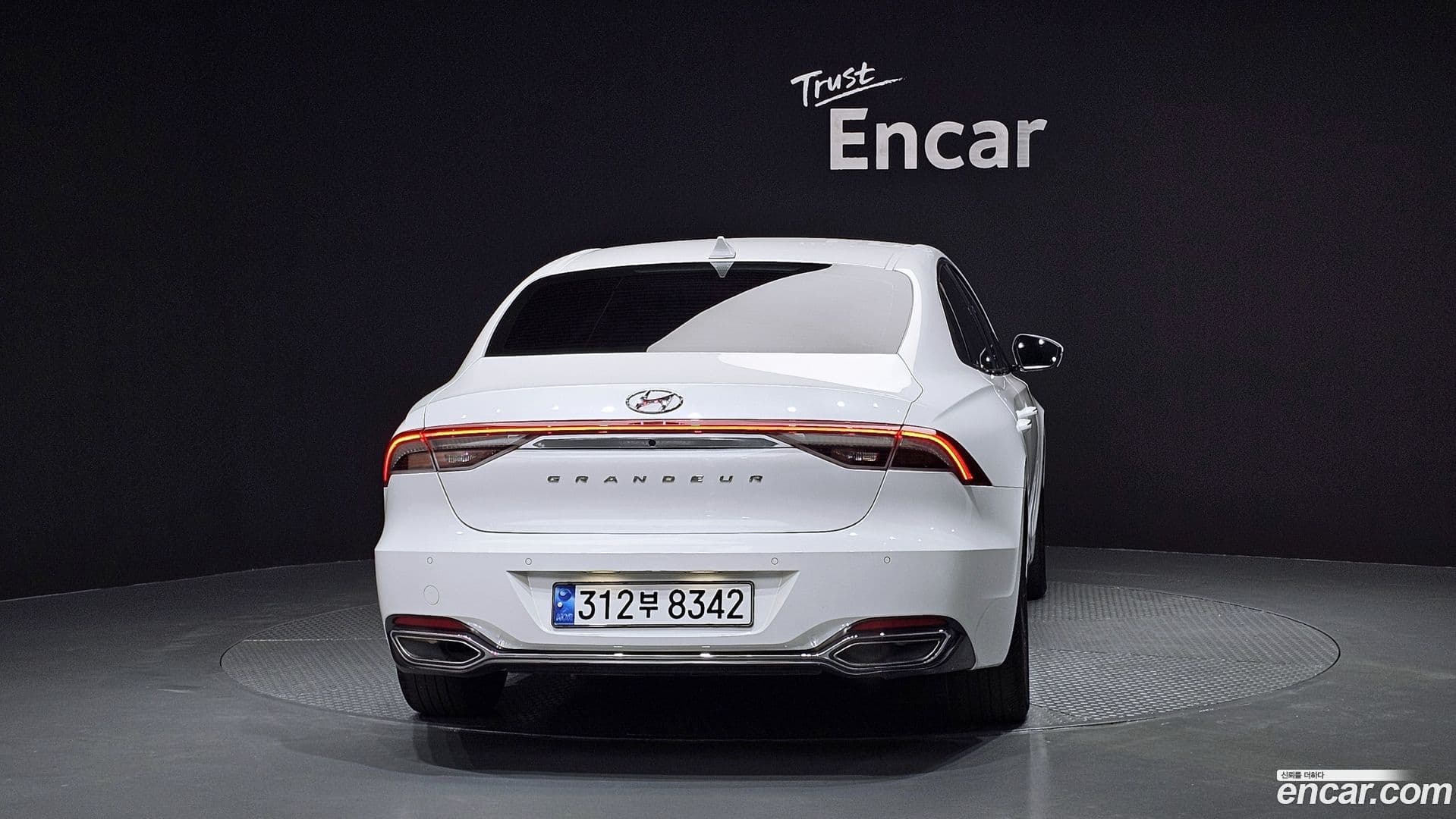 Main__Slider__Photo:Grandeur Hyundai 2022.1-3