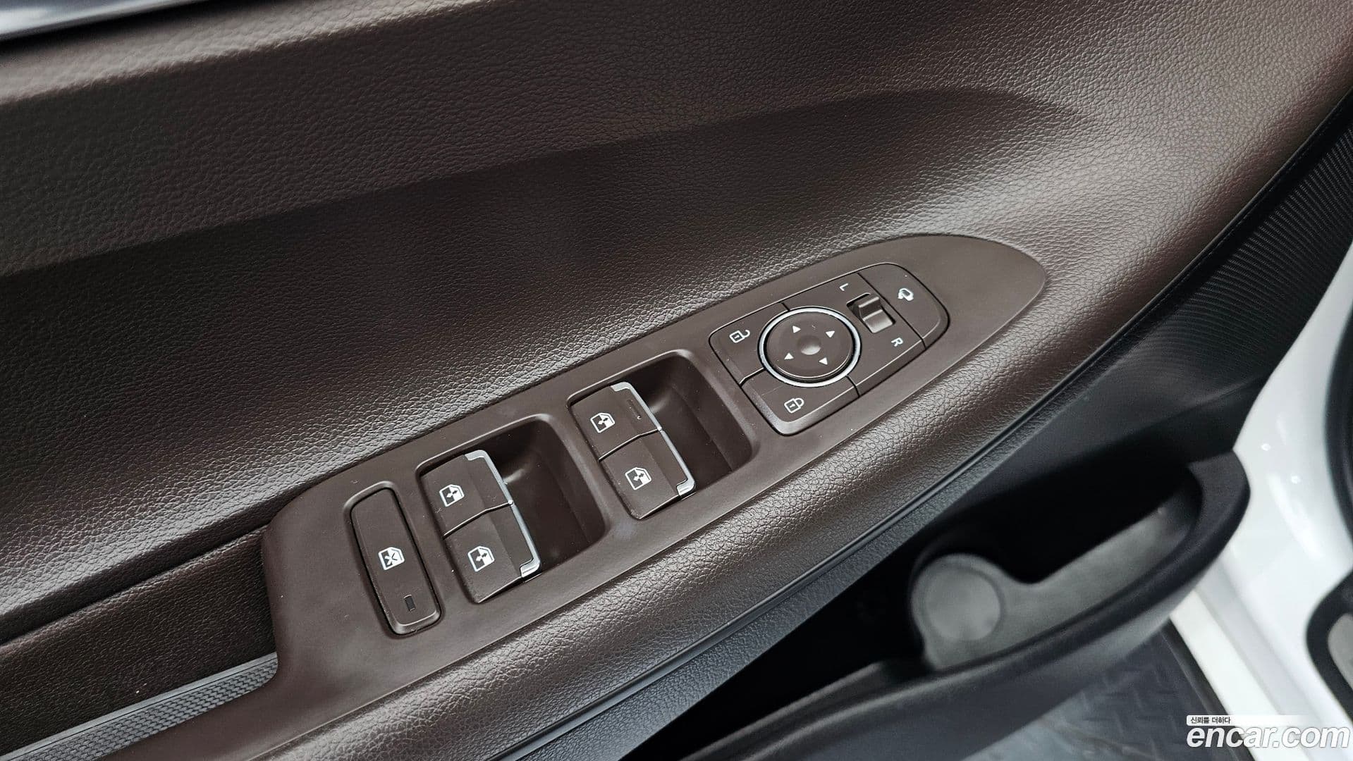 Main__Slider__Photo:Grandeur Hyundai 2022.1-16