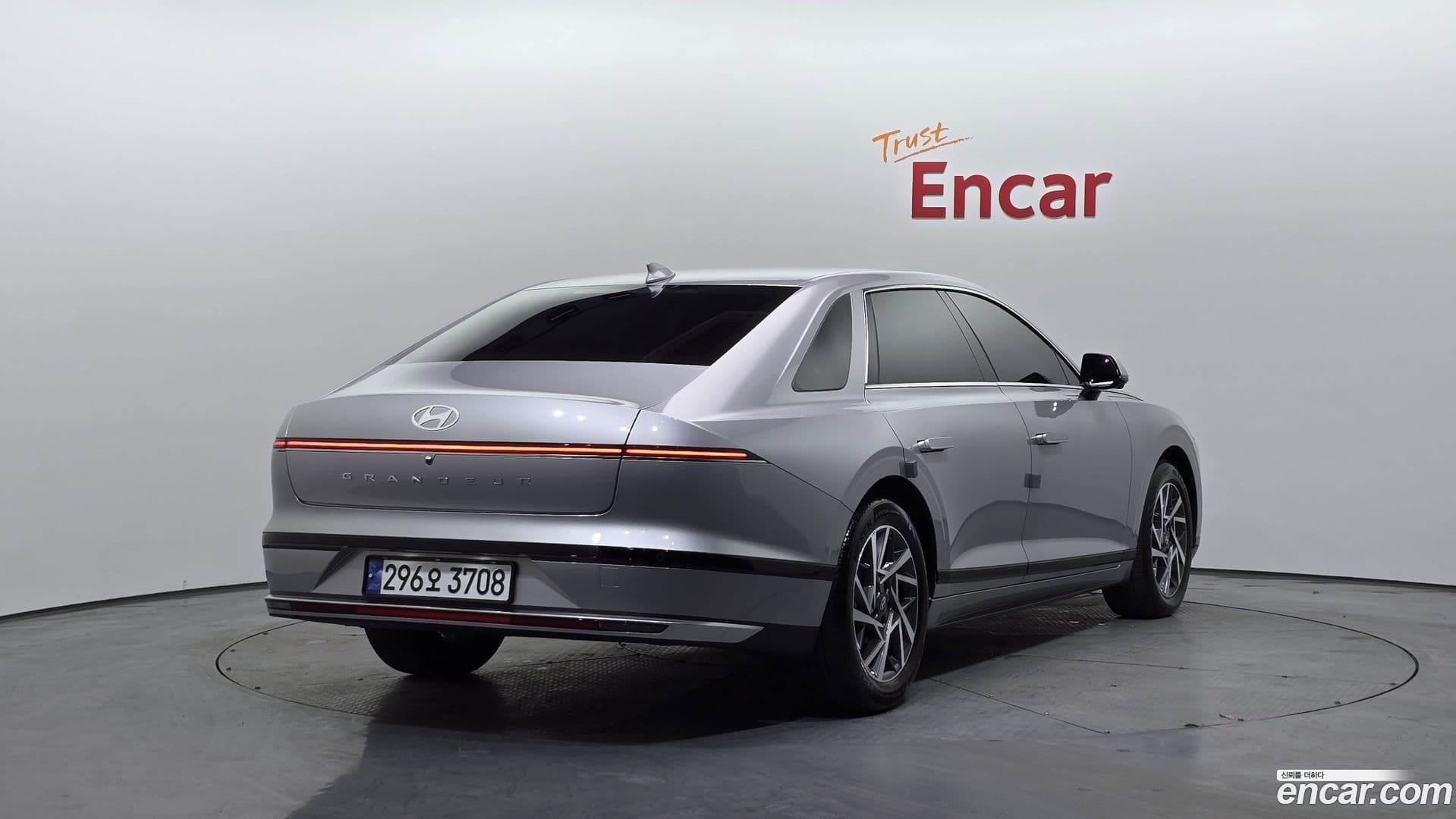 Main__Slider__Photo:Grandeur Hyundai 2023.3-1