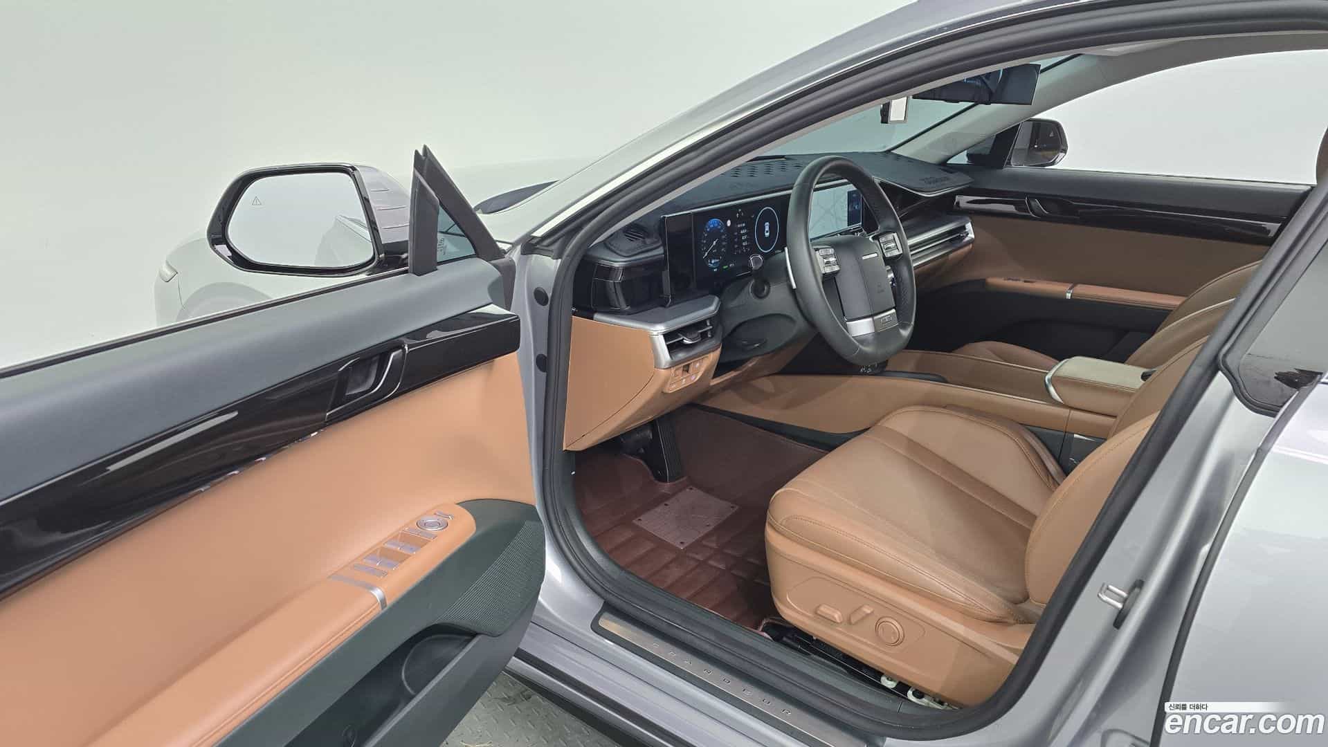 Grandeur Hyundai 2023.3-INNER-010