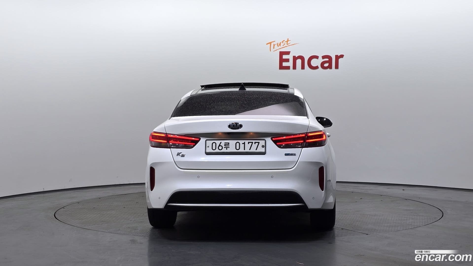 Main__Slider__Photo:K5 Kia 2016.9-3