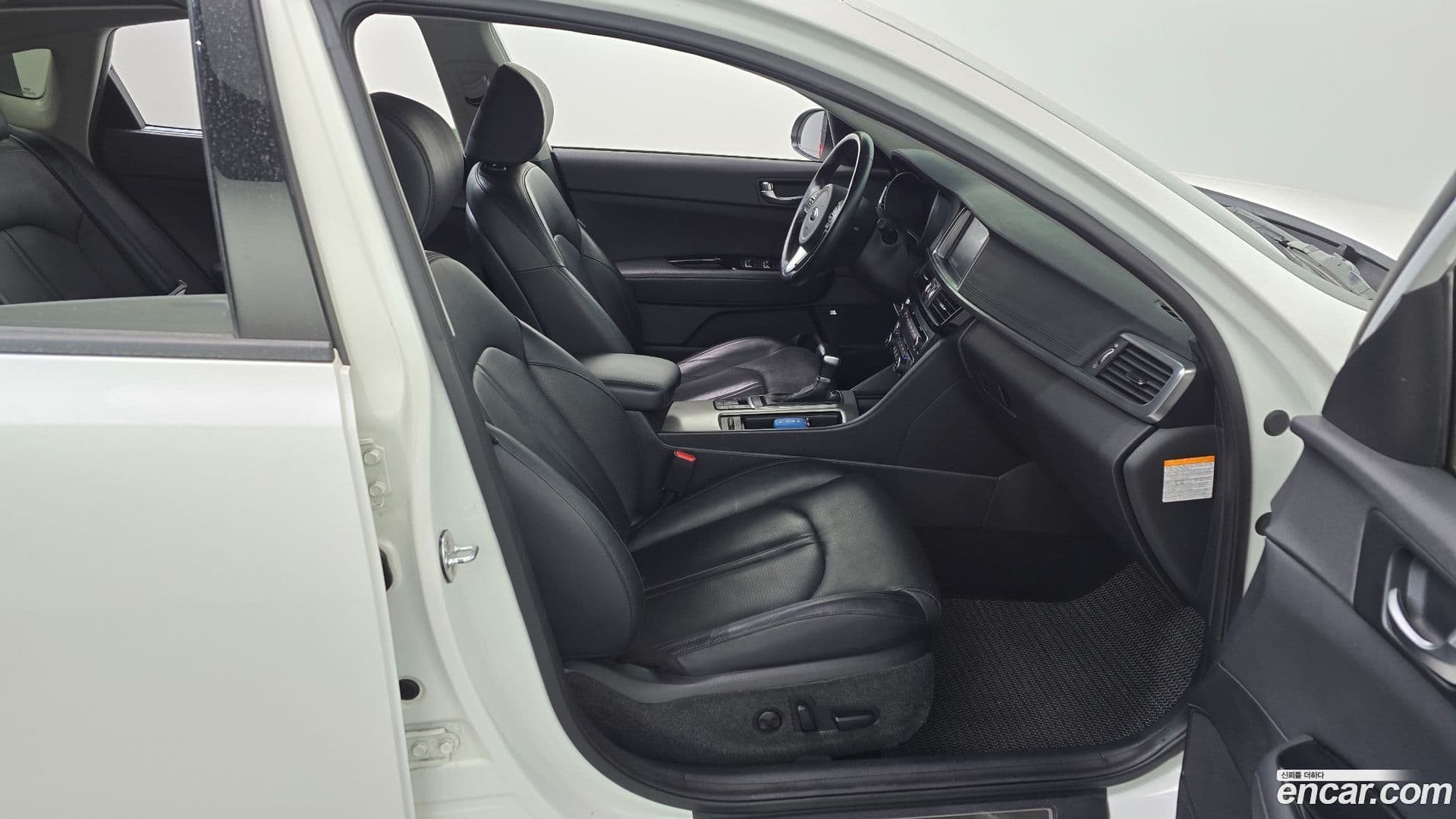 Main__Slider__Photo:K5 Kia 2016.9-10