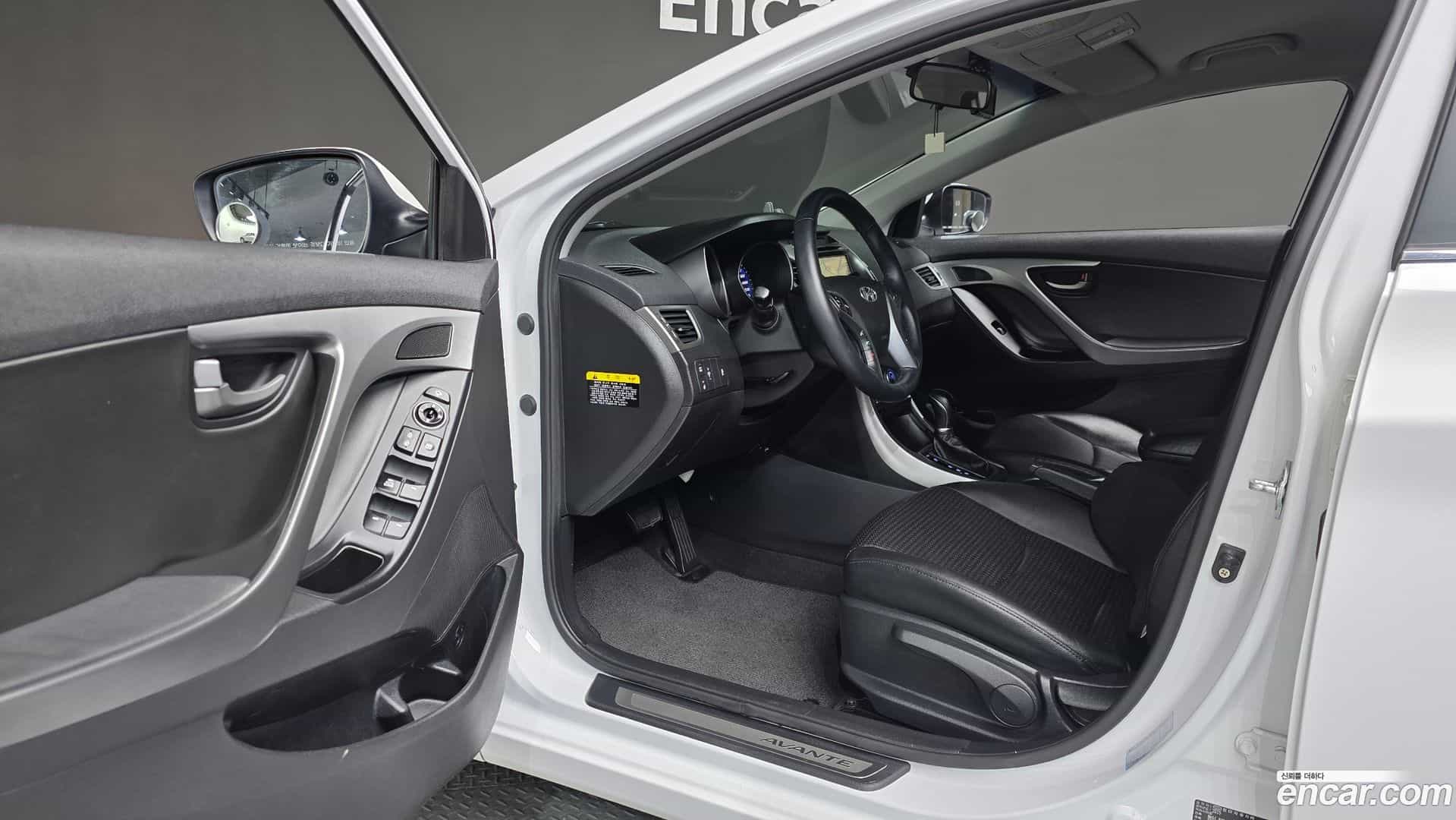 AVANTE Hyundai 2015.7-OPTION-015