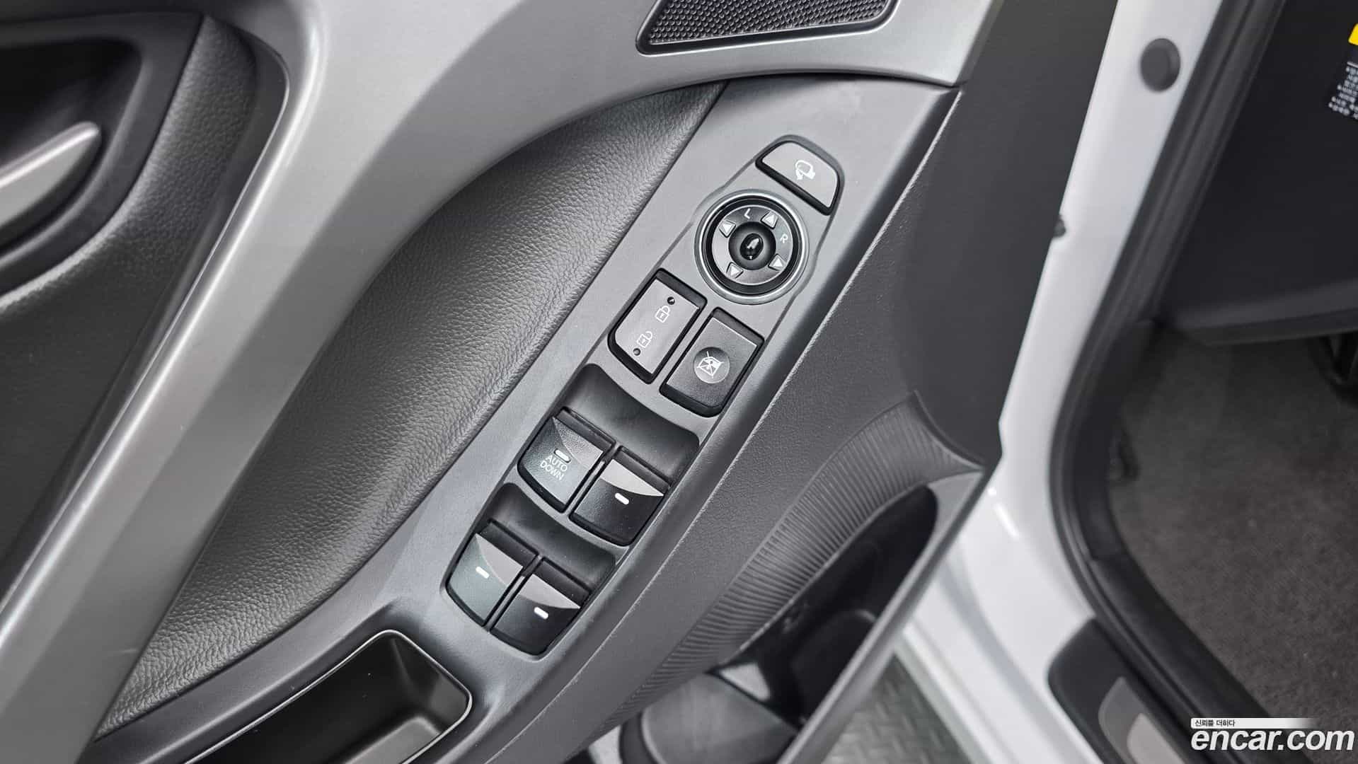 AVANTE Hyundai 2015.7-OPTION-016