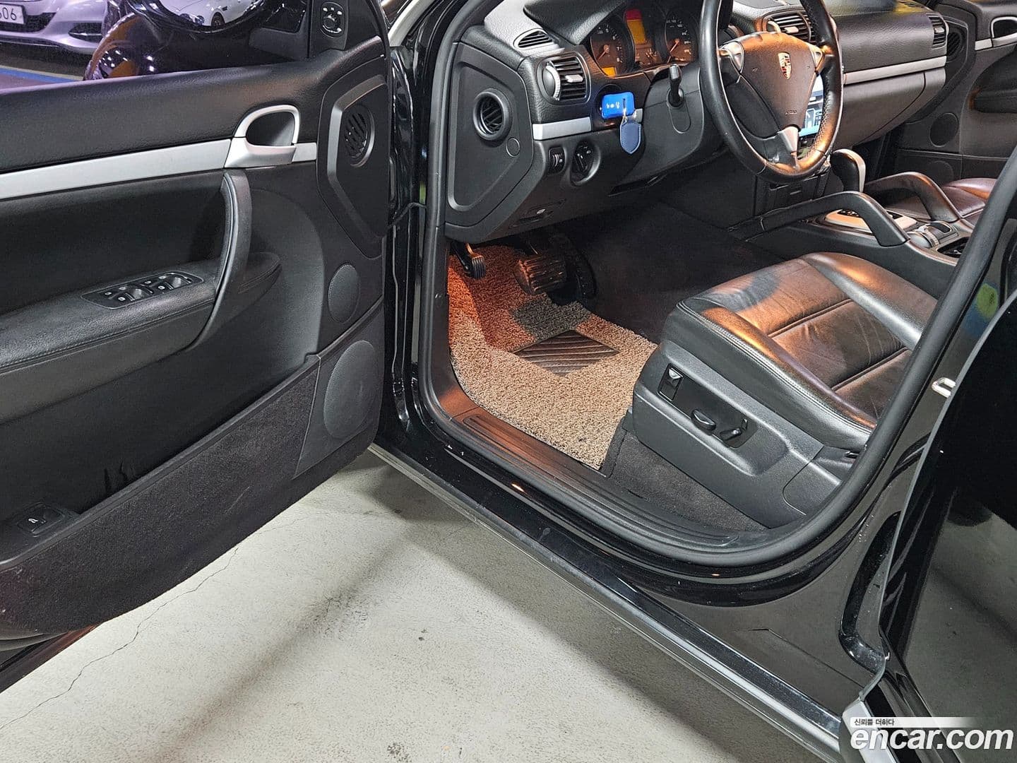 Main__Slider__Photo:Cayenne Porsche 2008.1-9