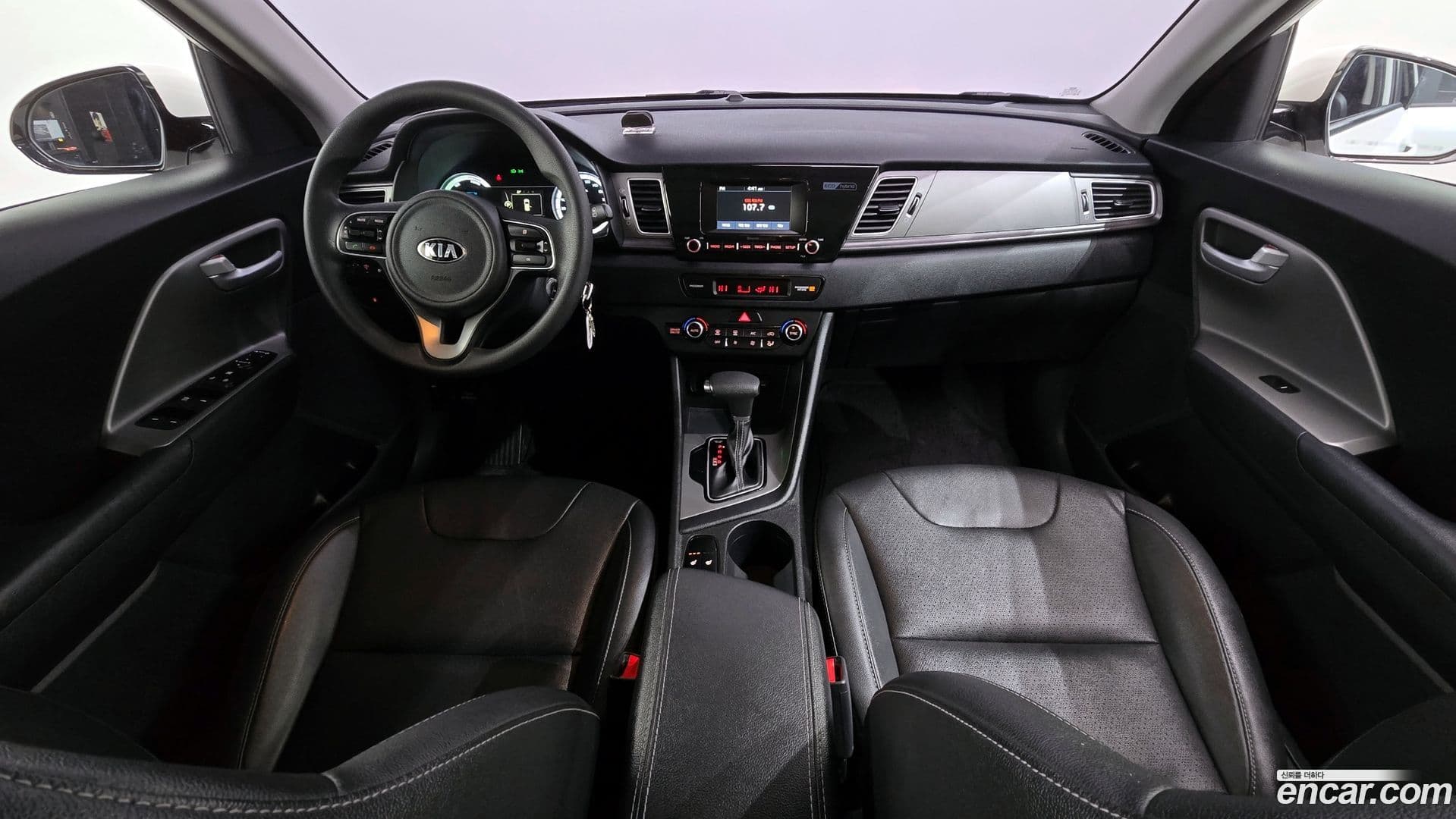 Main__Slider__Photo:Niro Kia 2018.11-6