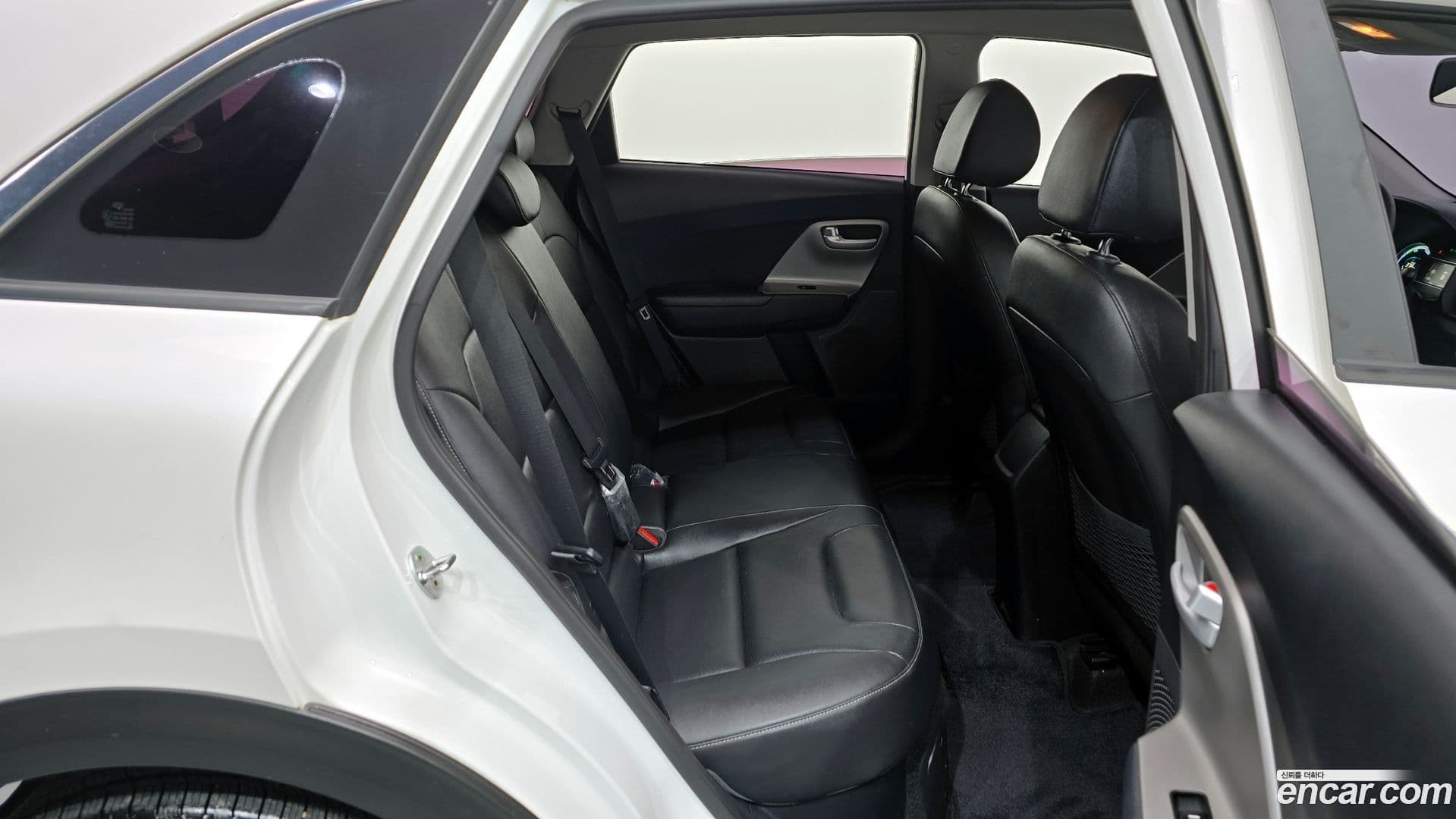 Main__Slider__Photo:Niro Kia 2018.11-11