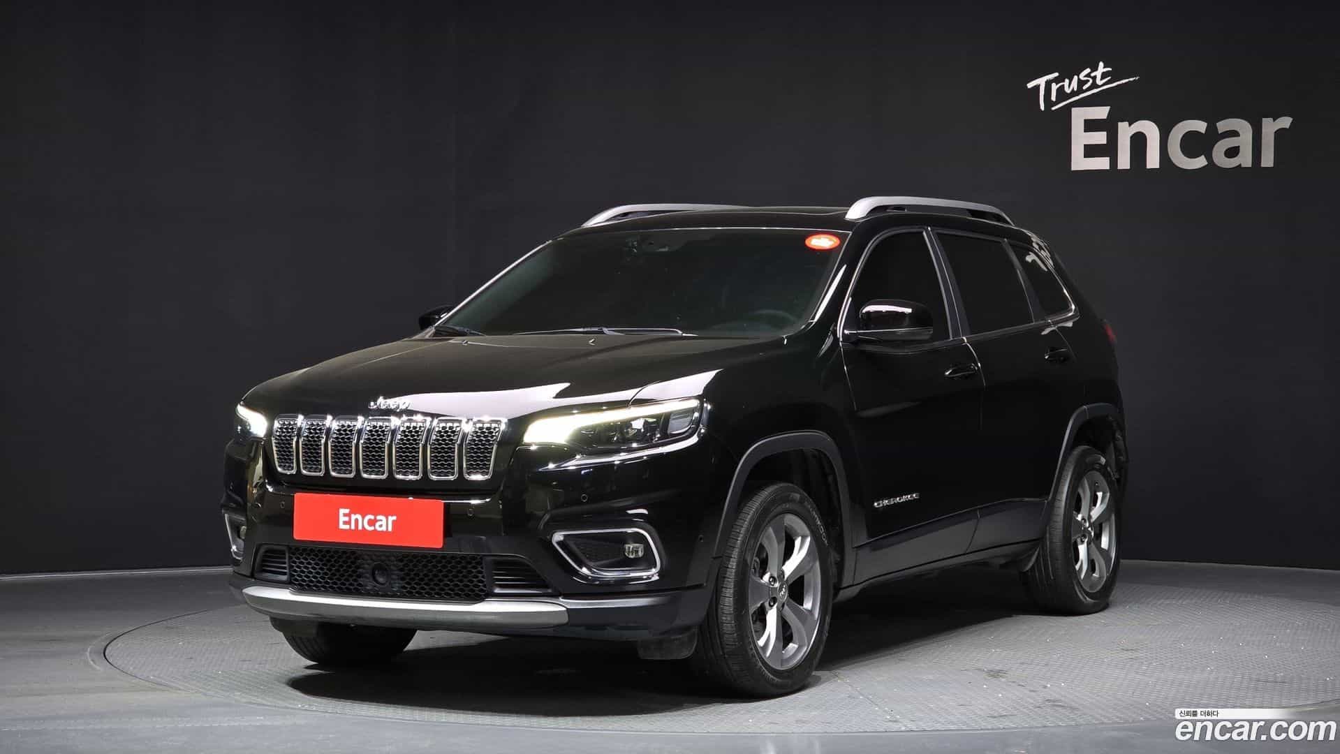 Cherokee Jeep 2020.5-OUTER-001