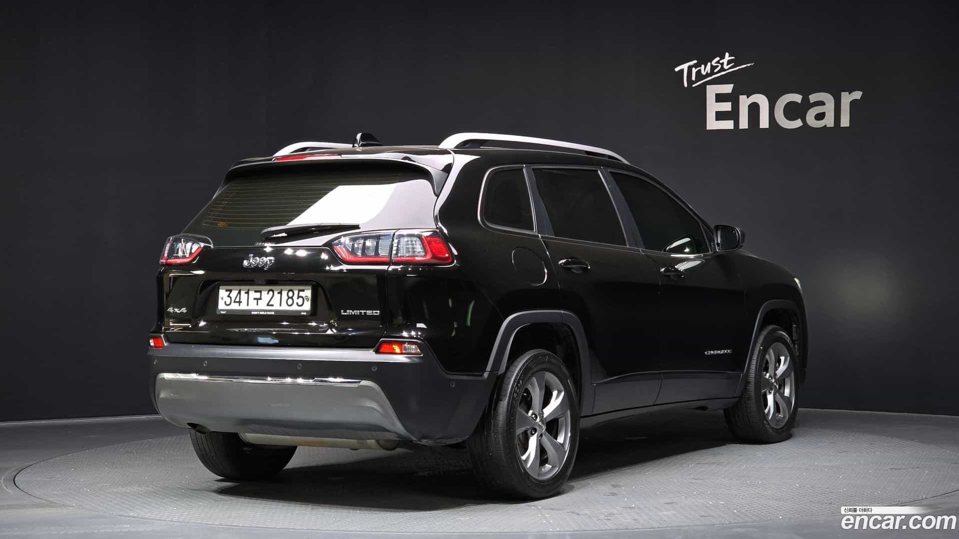 Cherokee Jeep 2020.5-OUTER-002