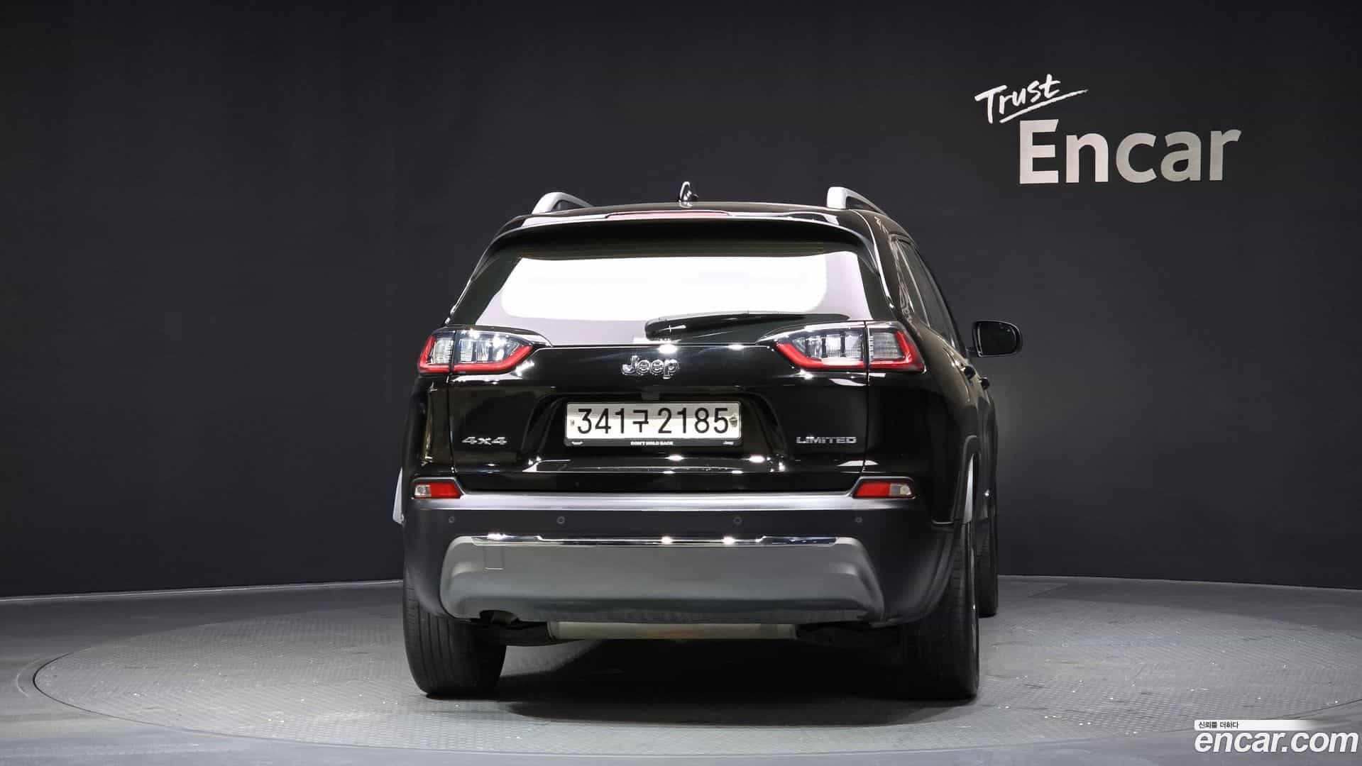 Cherokee Jeep 2020.5-OUTER-004