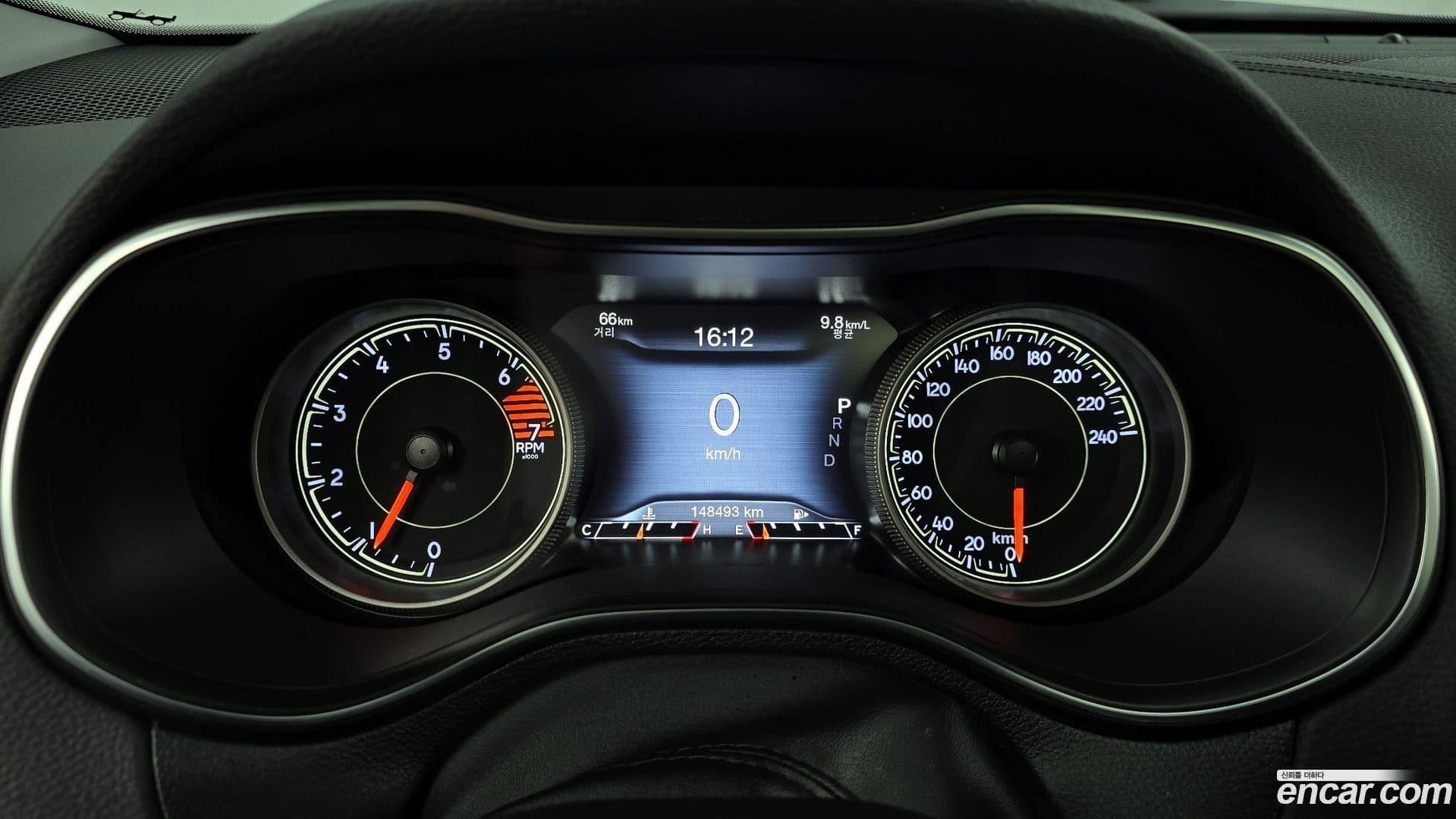 Main__Slider__Photo:Cherokee Jeep 2020.5-7