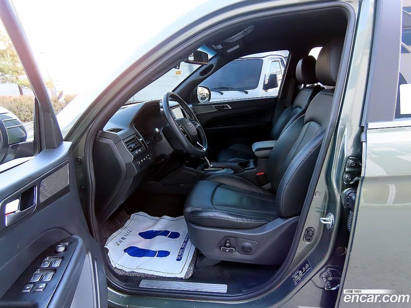 Main__Slider__Photo:Rexton KG_Mobility_Ssangyong 2023.3-6