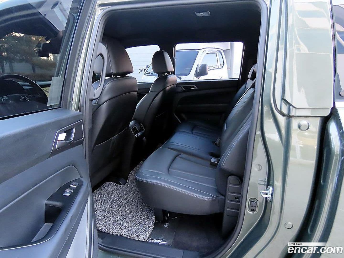 Main__Slider__Photo:Rexton KG_Mobility_Ssangyong 2023.3-7