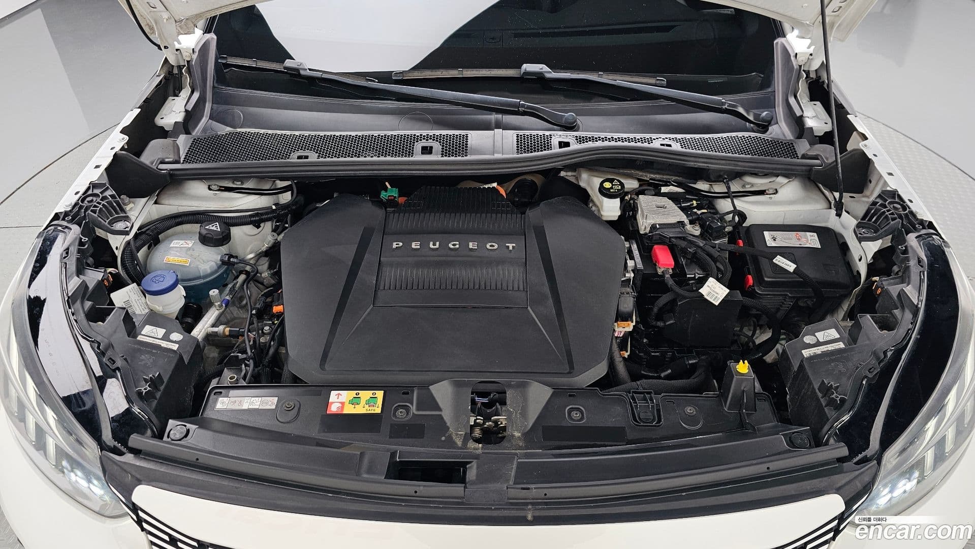 Main__Slider__Photo:2008 Peugeot 2020.8-5