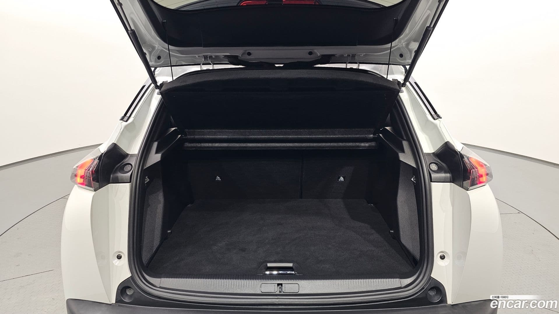 Main__Slider__Photo:2008 Peugeot 2020.8-19