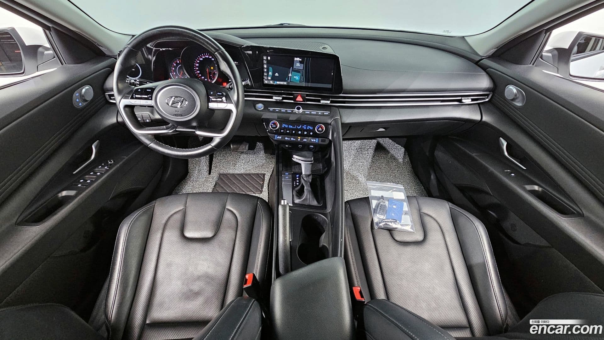 Main__Slider__Photo:AVANTE Hyundai 2022.5-6