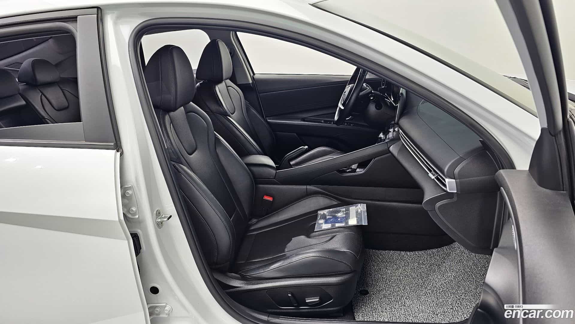 AVANTE Hyundai 2022.5-OPTION-016