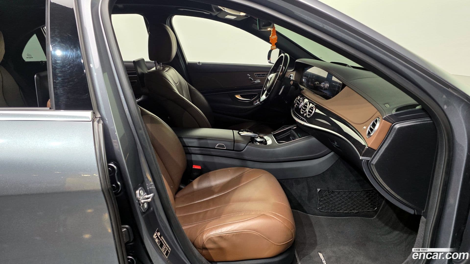 Main__Slider__Photo:S-Class Mercedes-Benz 2020.11-10