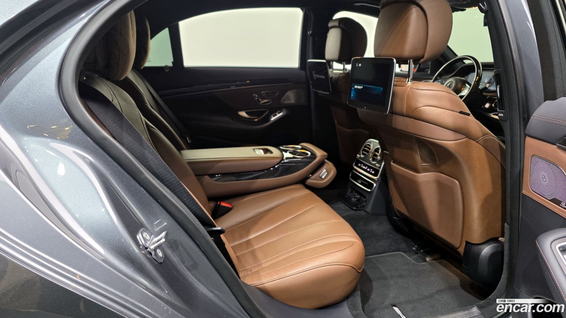 Main__Slider__Photo:S-Class Mercedes-Benz 2020.11-11