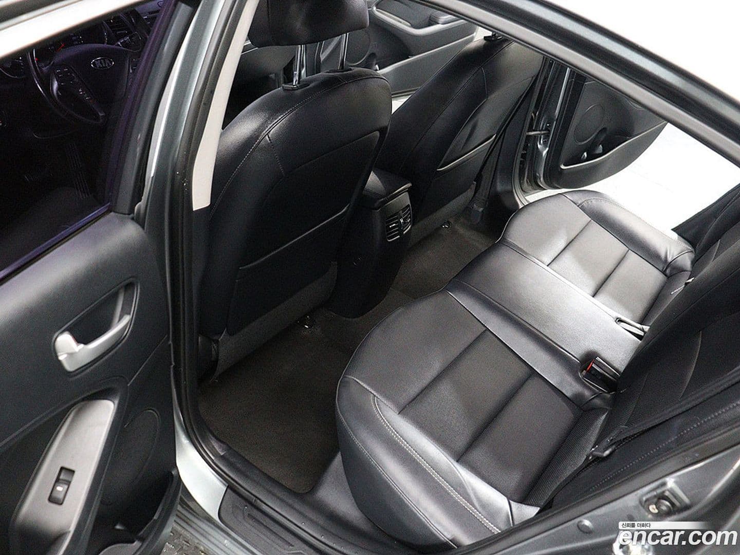 Main__Slider__Photo:K3 Kia 2014.7-17