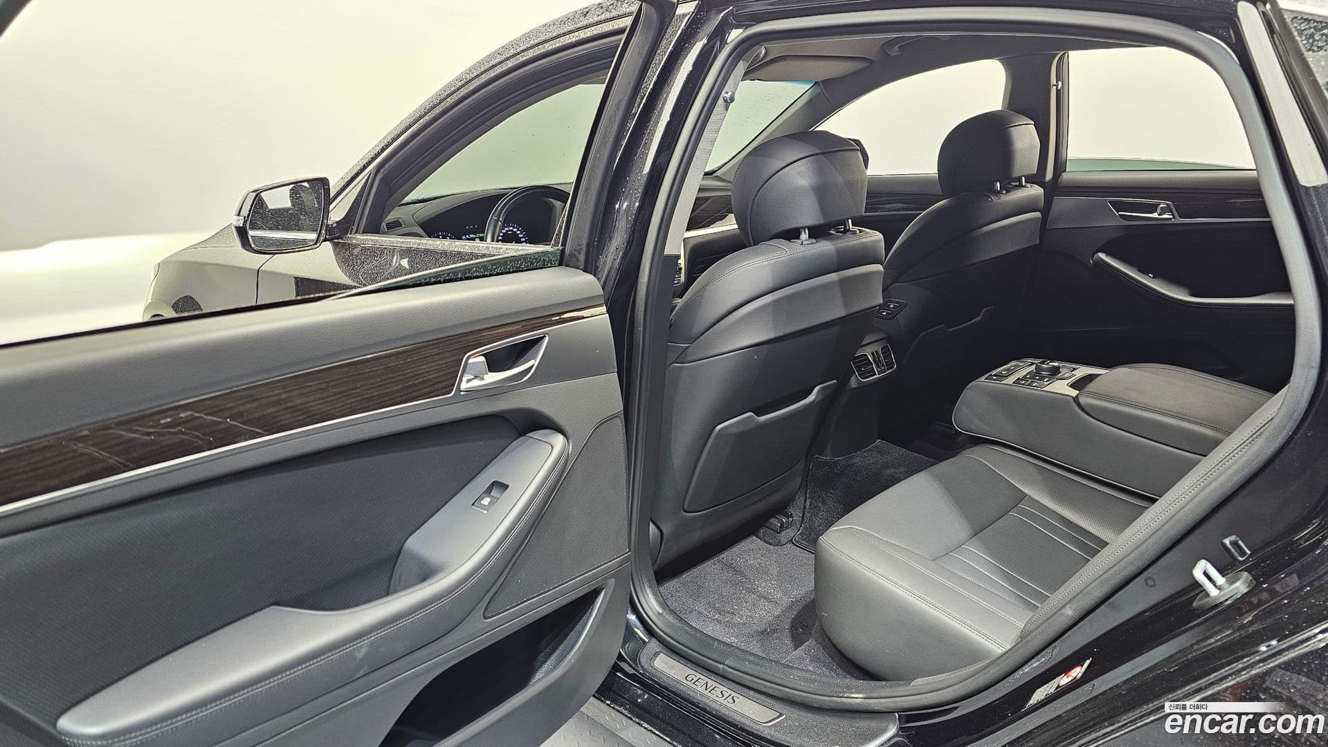 Main__Slider__Photo:G80 Genesis 2019.10-10