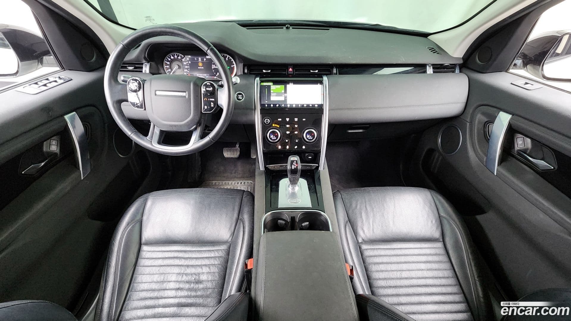 Main__Slider__Photo:Discovery Sport Land Rover 2020.11-6