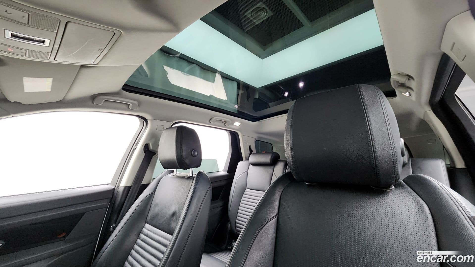 Main__Slider__Photo:Discovery Sport Land Rover 2020.11-18